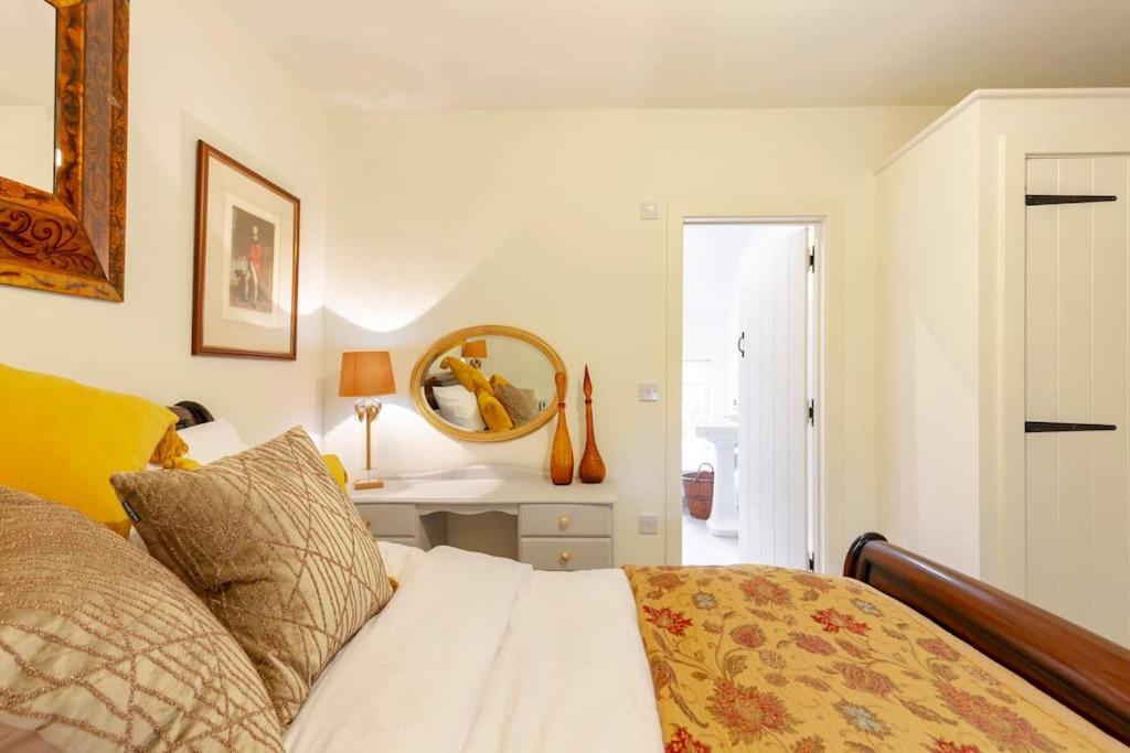 Dorney Windsor Legoland 5 Star Stay For Upto 14 Guests Экстерьер фото