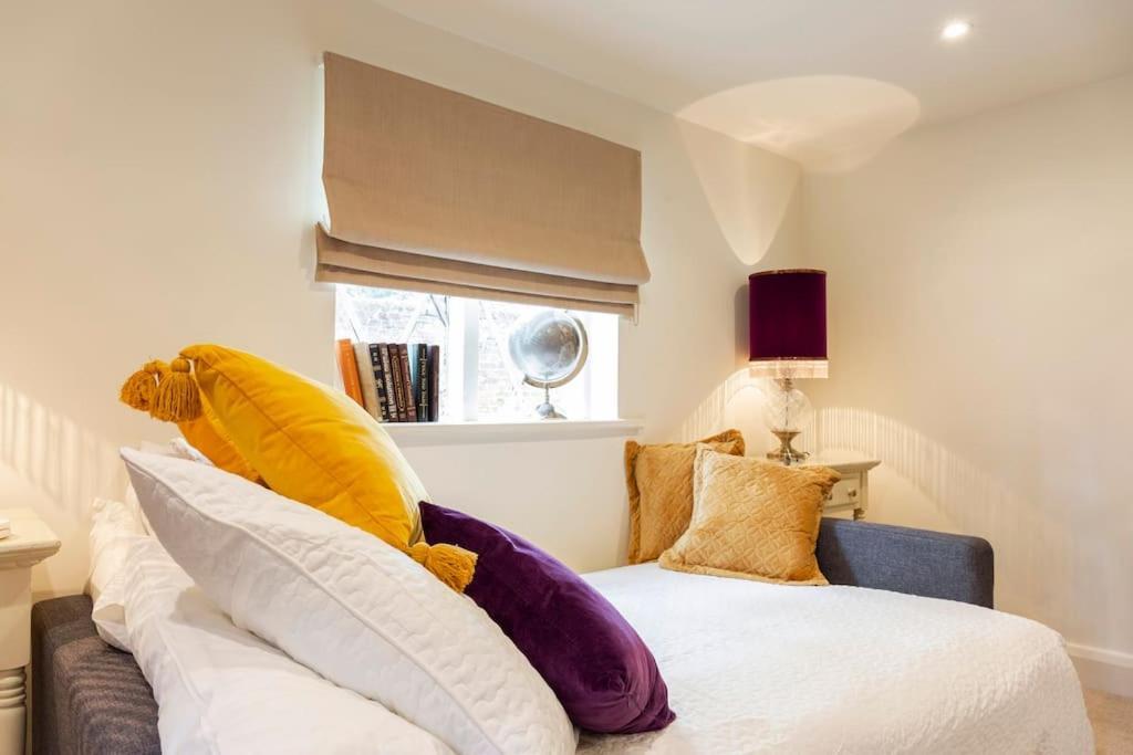 Dorney Windsor Legoland 5 Star Stay For Upto 14 Guests Экстерьер фото